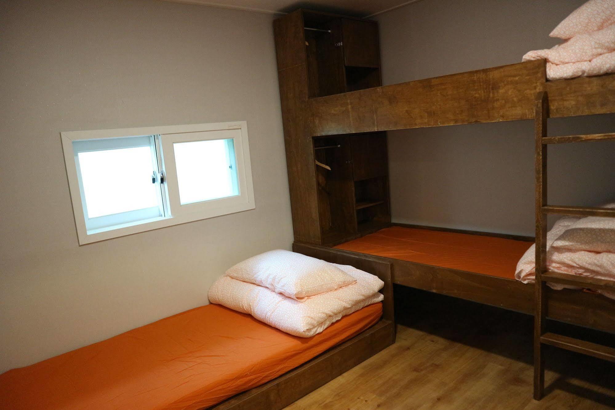 Zzzip Guesthouse In Hongdae Seul Dış mekan fotoğraf